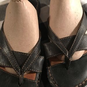 Born sandals